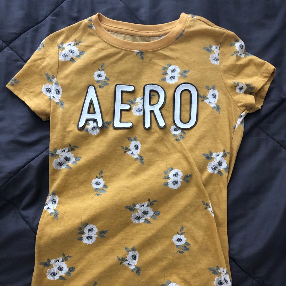 Cute classic crew aero tee with floral pattern